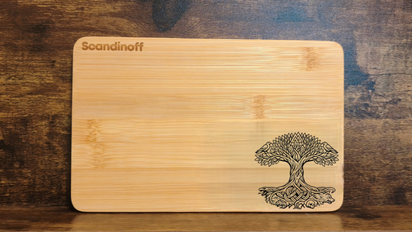 Kuchyňské krájecí bambusové prkénko s motivem Yggdrasil  22x14x0,8