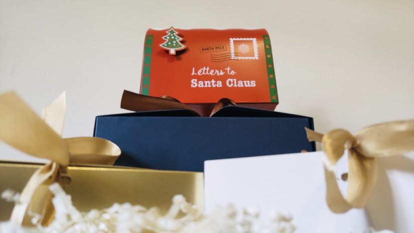 Gift Wrapping Service - Color of the gift box: Red